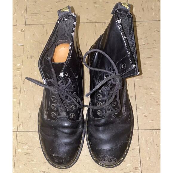 Dr. Martens Boots Mens Size 10 Black Lace Up Combat‎ Distressed AW004 Air Wair main image 12